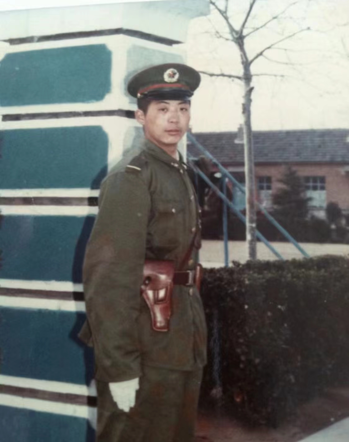 杨正华.jpg 杨正华.jpg