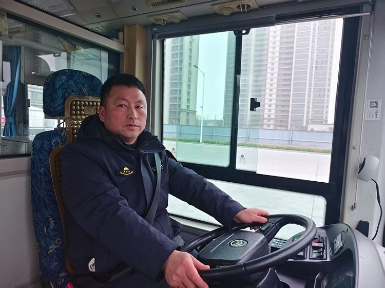 1-1路驾驶员黄国成.jpg