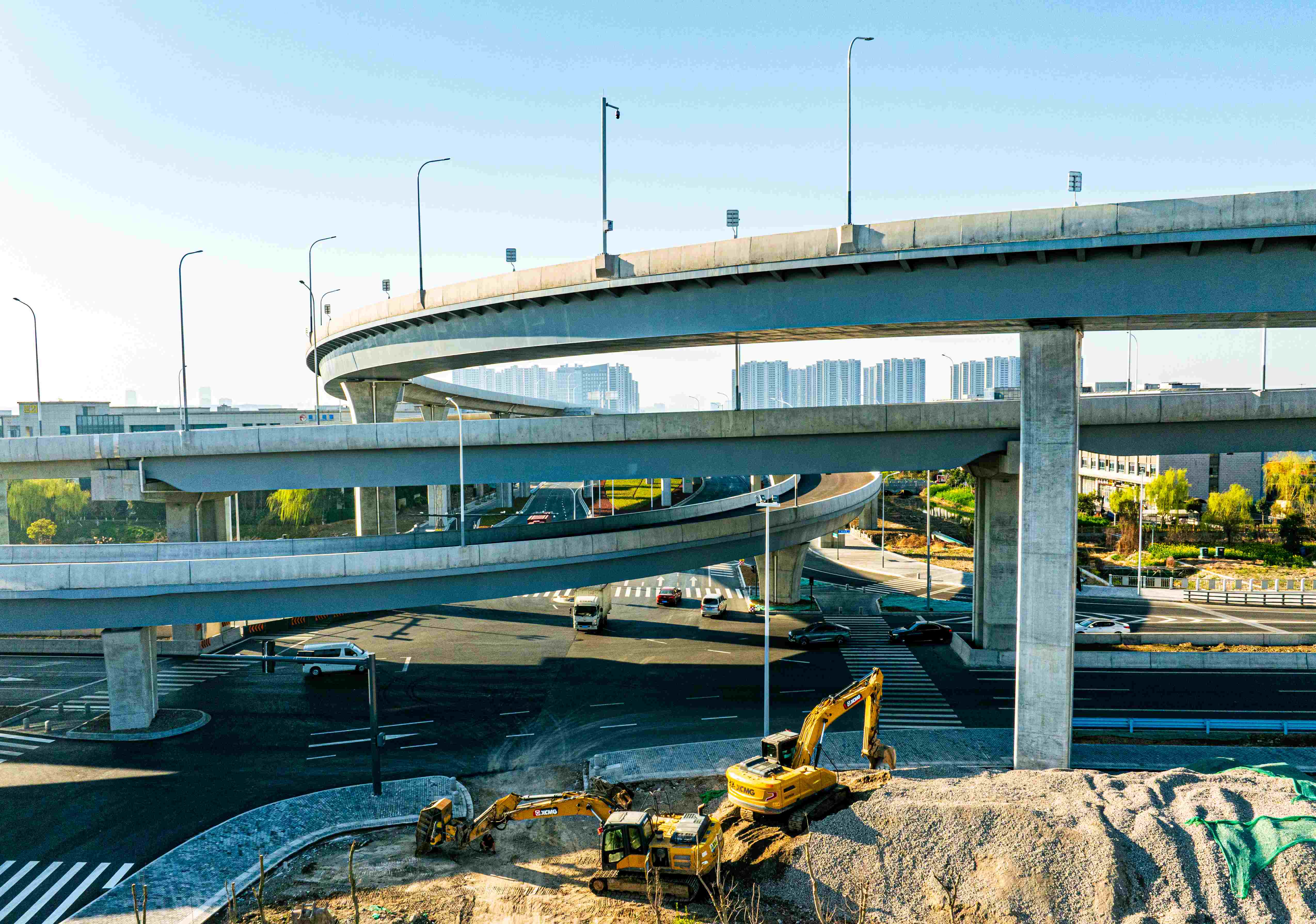 枢纽区地面系统已通车，部分附属项目仍在施工中。.jpg
